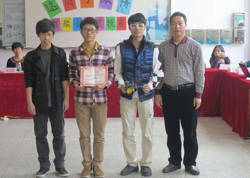 给梦想加速 电子系举办第三届“速度与激情”智能小车竞速赛