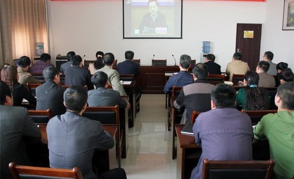 郑州职业技术学院组织党员干部收看吴天君书记专题报告