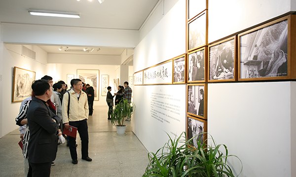 教学相长:许仁龙教学创作观摩展开幕