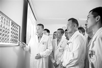 《科技日报》:潮起潮涌风满帆——第二军医大学长海医院改革助力全面建设纪实(上)