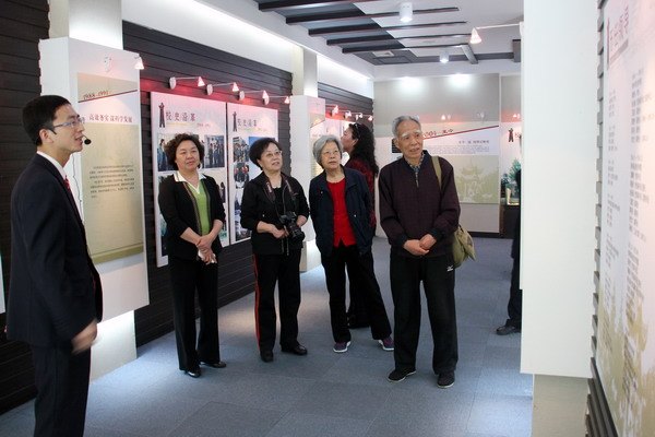 河南省第十届政协副主席郭国三一行莅临郑州职业技术学院指导工作