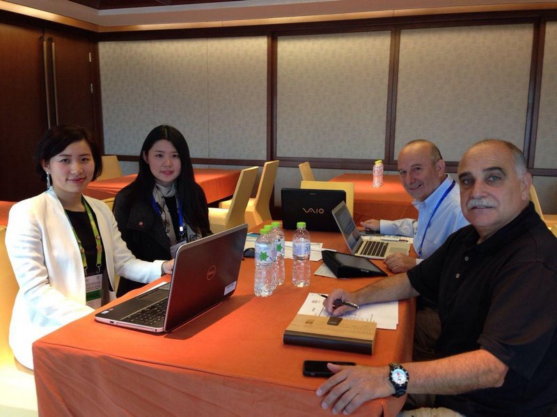 金陵学院66名在校生为青奥团长大会青年大使大会提供志愿者服务