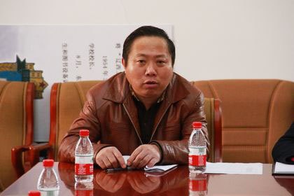 党委书记秦秋田、副校长方鸿志召开离退休职工代表座谈会听取意见