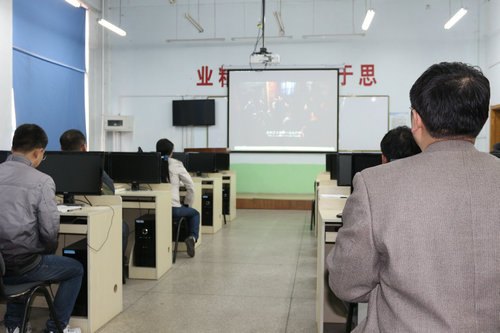 各基层党组织观看党的群众路线教育影片各基层党组织观看党的群众路线教育影片