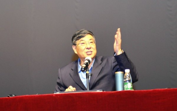南图馆长徐小跃做客金陵学院畅谈“国学与人生”